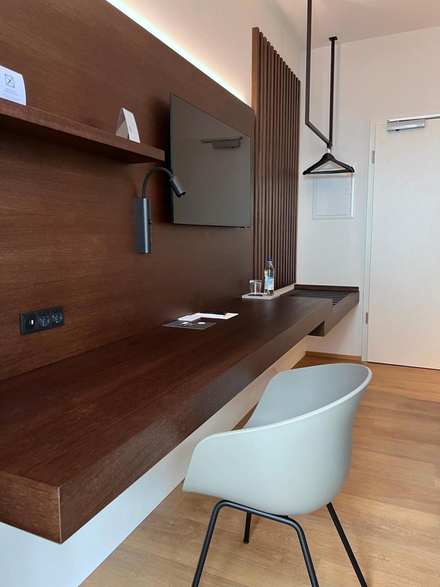 Toploft The Aparthotel Crailsheim Esterno foto